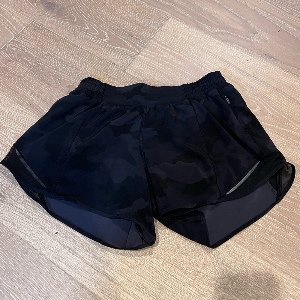 Hotty Hot Mid-rise Shorts 4”